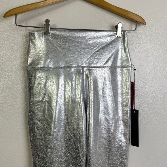 Carbon 38 Crackle Foil 7/8 Leggings Medium Womens Silver Metallic Gym Workout - Picture 3 of 9